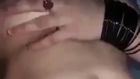 Nude Maharashtrian desi housewife masturbates